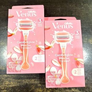 Gillette Venus ComfortGlide White Tea Women's Razor~Handle & 2 Refills~Set of 2